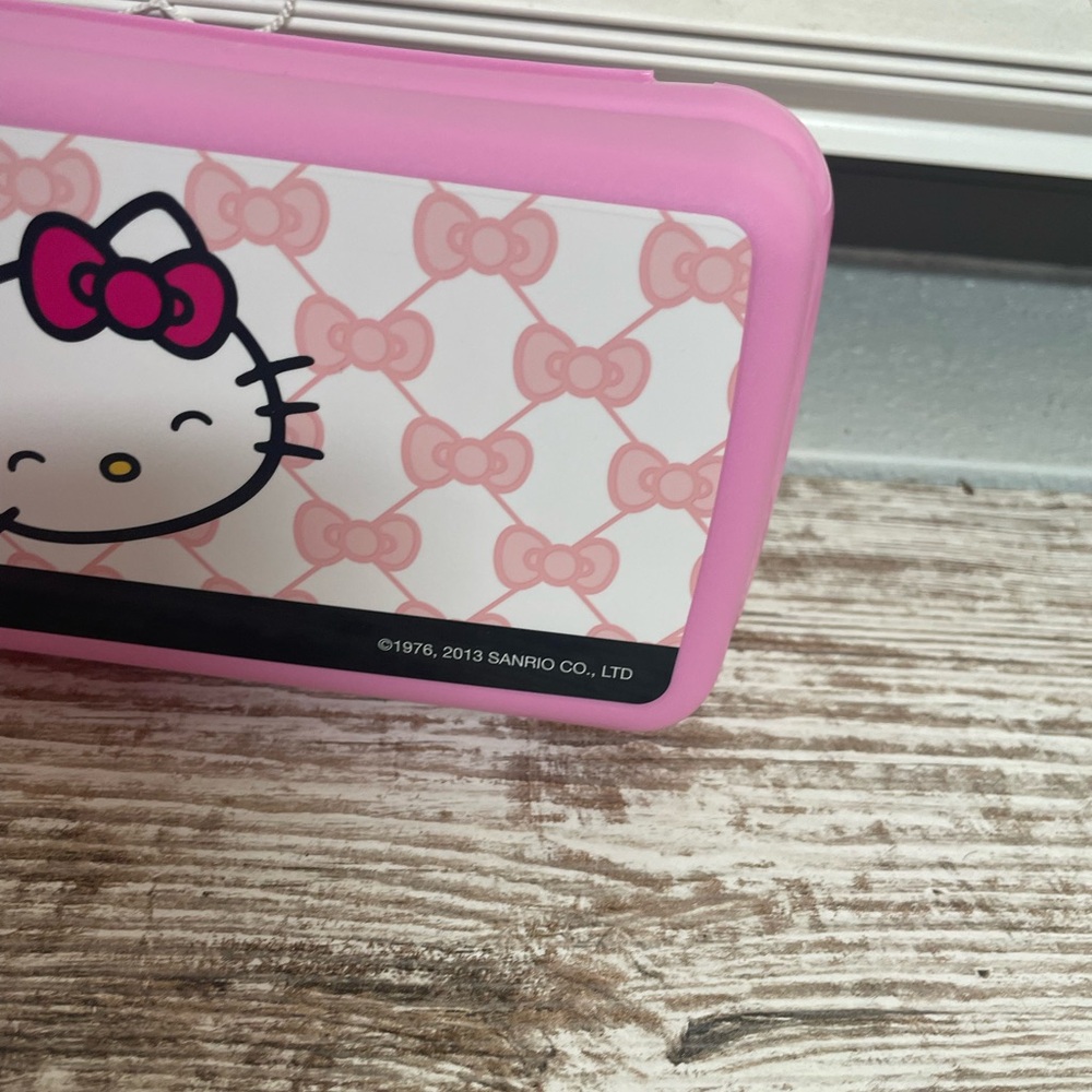 Hello kitty Tupperware - Picture 4 of 12